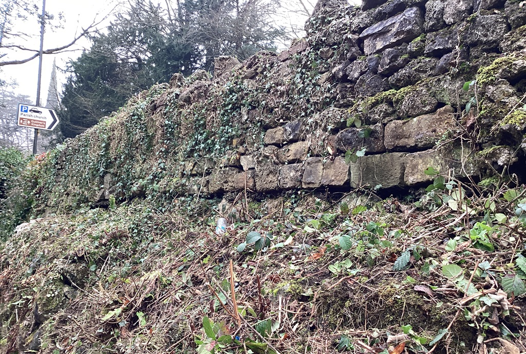The retaining wall prior to the start of works